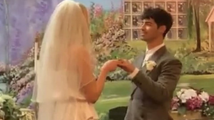 Λαμπερός γάμος στη Γαλλία για σταρ του Game of Thrones – ΦΩΤΟ – ΒΙΝΤΕΟ