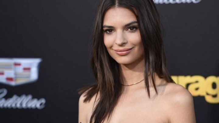 Αποκαλυπτική όσο ποτέ η Έμιλι Ρατακόφσκι πίσω… από το τιμόνι – ΦΩΤΟ