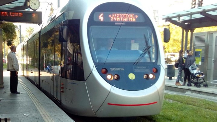 Αποκαθίστανται σταδιακά τα δρομολόγια του τραμ