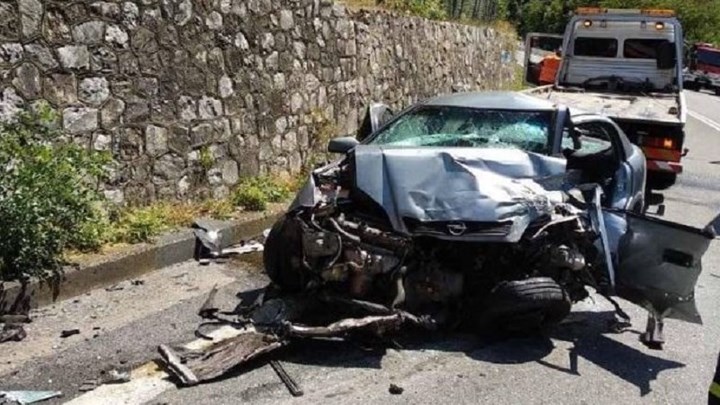 Σοβαρό τροχαίο με τραυματίες στα Τέμπη – Μετωπική σύγκρουση λεωφορείου των ΚΤΕΛ με αυτοκίνητο – ΦΩΤΟ