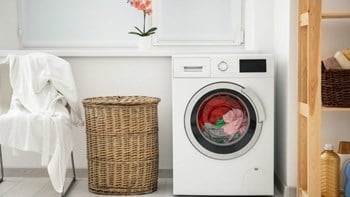 Δείτε πώς θα εξαφανίσετε τη μούχλα από το πλυντήριο ρούχων