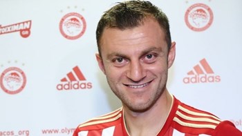 Ανανέωσε με τον Ολυμπιακό ο Αβραάμ – ΦΩΤΟ