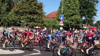 Τι συμβαίνει όταν ποδηλάτες παίρνουν λάθος δρόμο σε αγώνα- ΒΙΝΤΕΟ