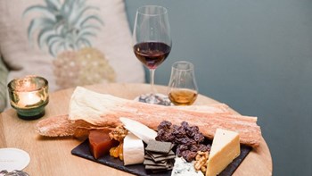 Έρχονται νέα “χαράτσια” σε ευρωπαϊκά τυριά και ουίσκι – Γιατί μπαίνουν στο στόχαστρο των ΗΠΑ