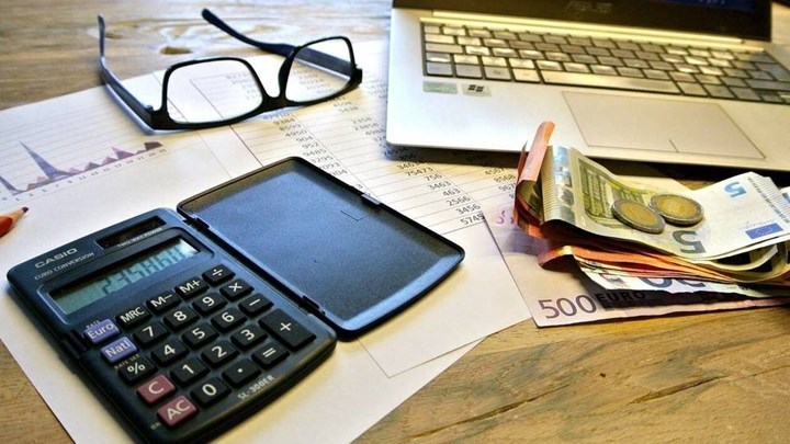 Δεν έχουν υποβληθεί 2,5 εκατ. φορολογικές δηλώσεις – Πόσα εκκαθαριστικά έχουν εκδοθεί και πόσος είναι ο μέσος φόρος