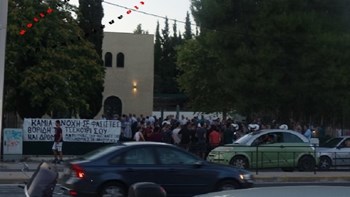 Επεισόδια στην εκδήλωση Βορίδη στην Παλλήνη – ΦΩΤΟ – ΒΙΝΤΕΟ