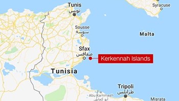 Ανατροπή σκάφους που μετέφερε τουλάχιστον 70 μετανάστες ανοιχτά της Τυνησίας – ΤΩΡΑ