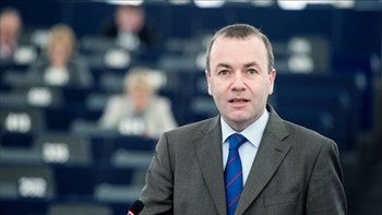 Βέμπερ: Μακρόν και Όρμπαν συνεργάστηκαν για να με αποκλείσουν