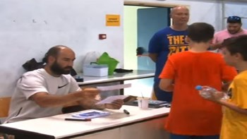 Η απολαυστική κουβέντα του Σπανούλη με παιδιά σε καμπ στο Περιστέρι – ΒΙΝΤΕΟ