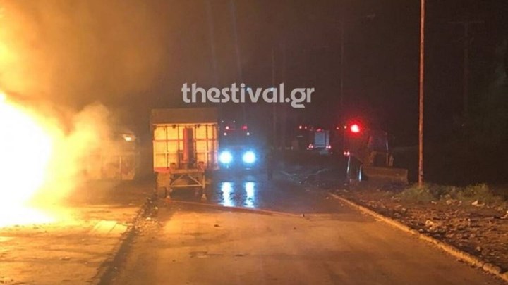 Πυρκαγιά στη Δυτική Θεσσαλονίκη – Ισχυρή παρουσία πυροσβεστών στο σημείο