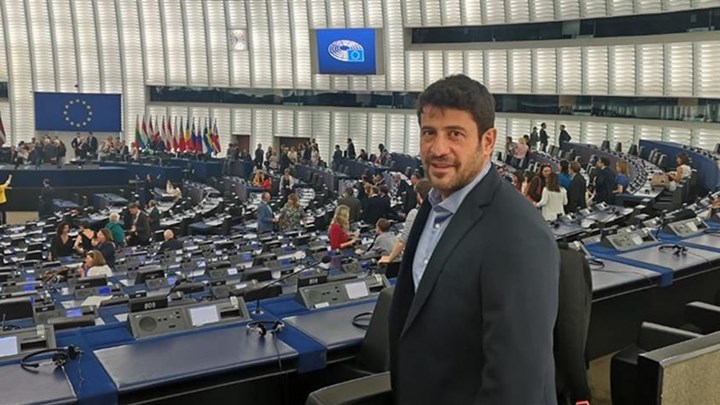 Το μήνυμα του Αλέξη Γεωργούλη μετά την ορκωμοσία του στην Ευρωβουλή – ΒΙΝΤΕΟ