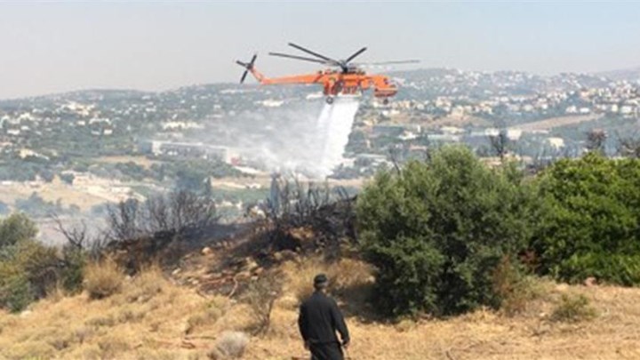 Μεγάλη φωτιά κοντά στο εμπορικό κέντρο στα Σπάτα – ΦΩΤΟ – ΒΙΝΤΕΟ