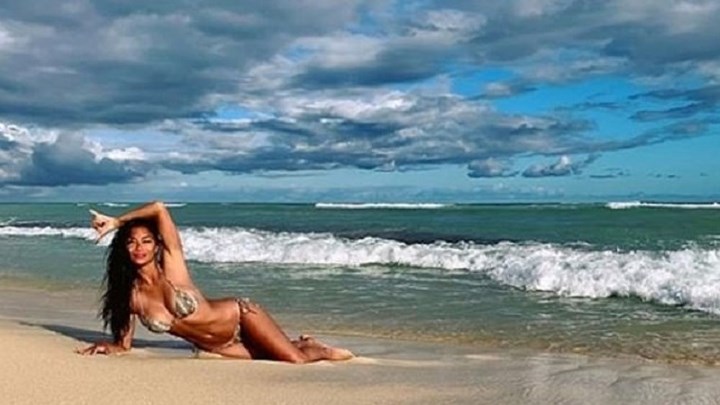 Ανεβάζει τη θερμοκρασία στα ύψη η πρώην του Λιούις Χάμιλτον – ΦΩΤΟ – ΒΙΝΤΕΟ