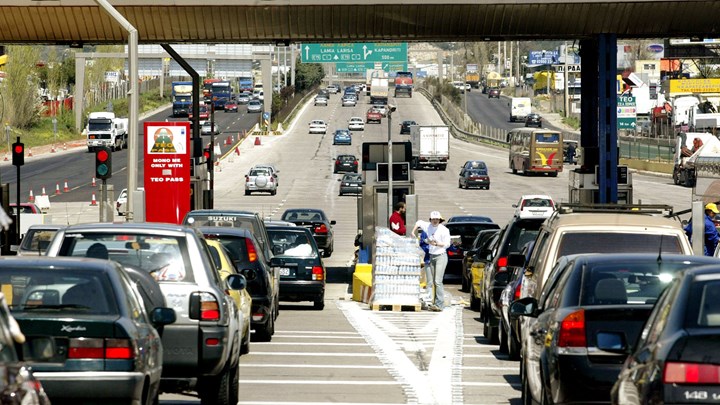 Σας ενδιαφέρει: Μέχρι τι ώρα ισχύει η δωρεάν διέλευση των οχημάτων από τα διόδια