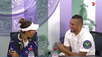 Δεν κρατιέται ο Νικ Κύργιος – Την “έπεσε” στην παρτενέρ του μπροστά στις κάμερες – ΒΙΝΤΕΟ