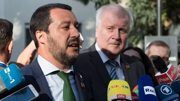 Έκκληση του Γερμανού ΥΠΕΣ σε Σαλβίνι να ανοίξει τα λιμάνια στα πλοία που διασώζουν μετανάστες στη Μεσόγειο