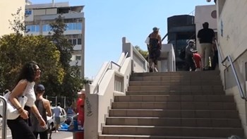 Αποδοκιμάστηκε υποψήφιος βουλευτής της Χρυσής Αυγής στην Καλλιθέα – ΒΙΝΤΕΟ