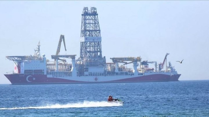 Το τουρκικό γεωτρύπανο Γιαβούζ αγκυροβόλησε ανοικτά της Καρπασίας – ΦΩΤΟ