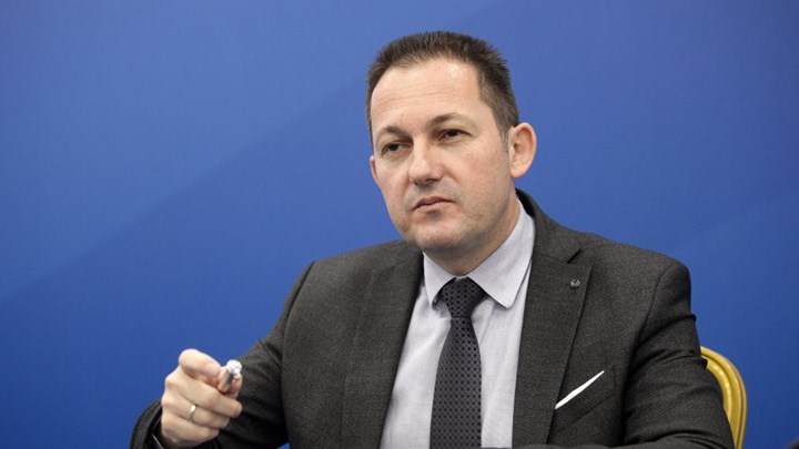 Αυτός είναι ο νέος κυβερνητικός εκπρόσωπος