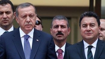Άλλο ένα «χτύπημα» για τον Ερντογάν – Παραιτήθηκε ο Αλί Μπαμπατζάν