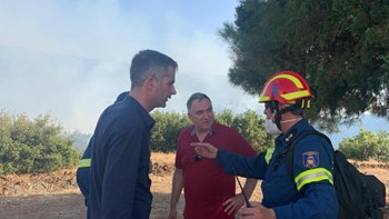 Ο Μπακογιάννης στο μέτωπο της φωτιάς στη Φθιώτιδα – ΦΩΤΟ