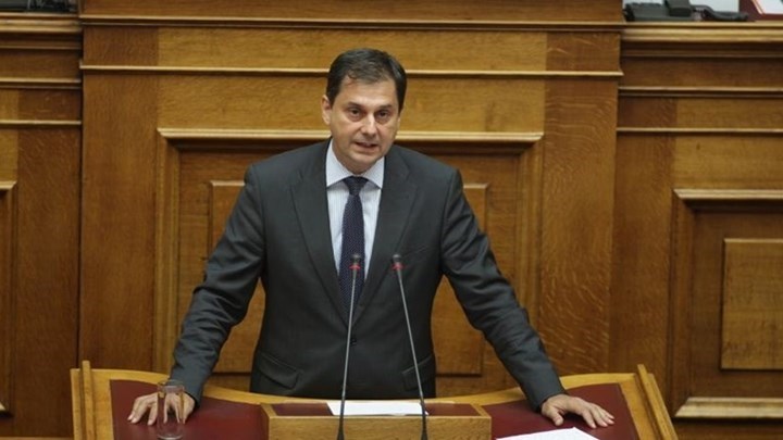 Ποιος είναι ο υπουργός Τουρισμού Χάρης Θεοχάρης