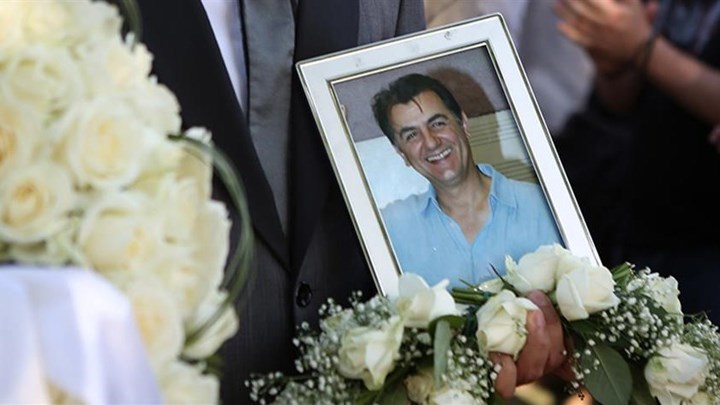 Σε κλίμα οδύνης το τελευταίο “αντίο” στον Γιάννη Σπάθα – ΦΩΤΟ