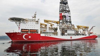 Το γεωτρύπανο Γιαβούζ ξέμεινε από πλοία υποστήριξης