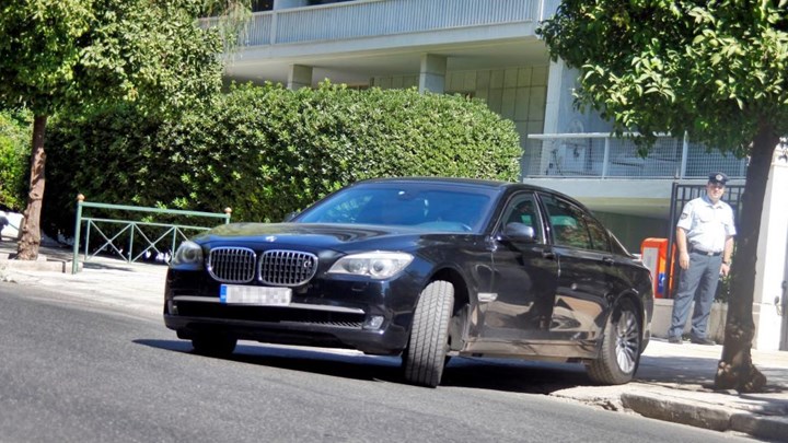 O Μητσοτάκης δεν παρέλαβε τις θωρακισμένες πρωθυπουργικές BMW