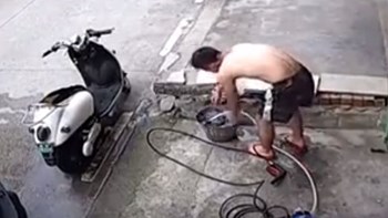 Σοκαριστικό βίντεο: Τον χτύπησε το ρεύμα για 20 δευτερόλεπτα και επέζησε – Προσοχή σκληρές εικόνες