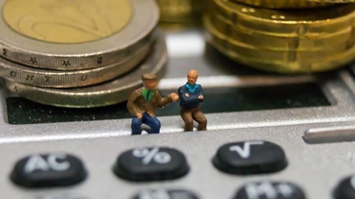 “Γκάζι” για την απονομή 250.000 εκκρεμών συντάξεων