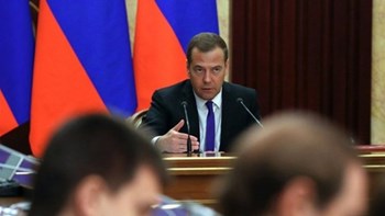 Συγχαρητήρια Μεντβέντεφ σε Κυριάκο Μητσοτάκη