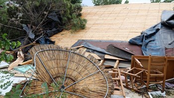 Εικόνες – σοκ από την ταβέρνα στην οποία σκοτώθηκαν μάνα και γιος