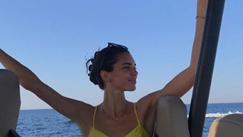 Η Κένταλ Τζένερ χορεύει και σπάει πιάτα στη Μύκονο – ΒΙΝΤΕΟ