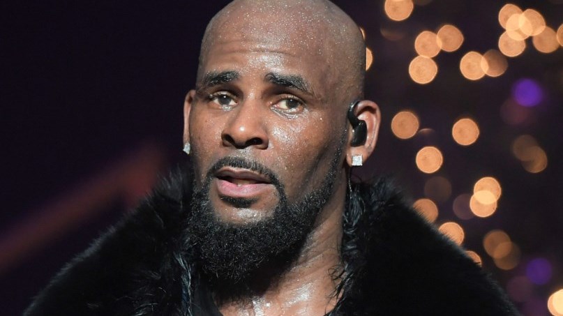 Στη φυλακή ο σταρ της R’n’B R. Kelly για σεξουαλικές επιθέσεις – BINTEO