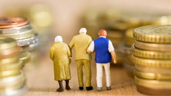 Κόντρα Βρούτση-ΣΥΡΙΖΑ για τις εκκρεμείς συντάξεις