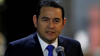 Αναβλήθηκε η συνάντηση του προέδρου της Γουατεμάλας με τον Τραμπ