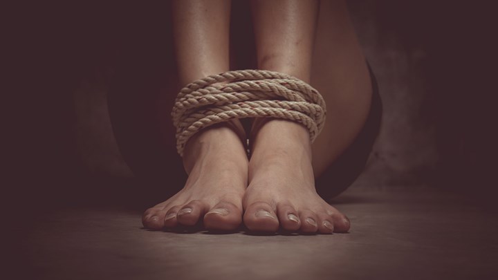 Εφιάλτης για μετανάστες στην Άρτα: Τους κρατούσαν φυλακισμένους σε πτηνοτροφείο και ζητούσαν λύτρα