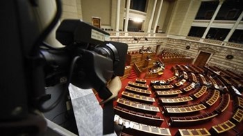 Η χωροταξία της Βουλής – Επιστρέφει στην πρώτη σειρά το ΚΙΝΑΛ – Στα… ορεινά Βελόπουλος και Βαρουφάκης