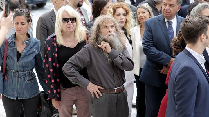 Και ο Ψαραντώνης στην ορκωμοσία της νέας Βουλής – ΦΩΤΟ