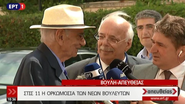 Ορκωμοσία Βουλής: Δεν αποχωρίστηκε το καπέλο του ο Βασίλης Βασιλικός – ΦΩΤΟ