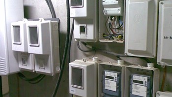 Παρίστανε τον υπάλληλο της ΔΕΗ και ζητούσε από ηλικιωμένη 1.500 ευρώ για… καλώδια