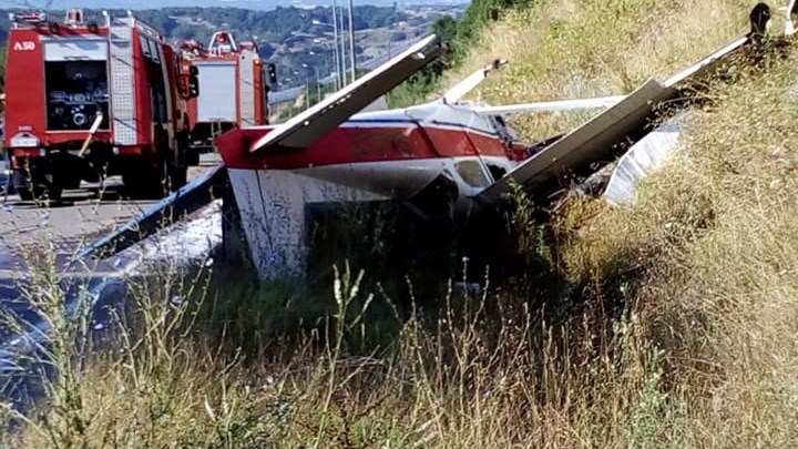Οι πρώτες εικόνες από τον τόπο του ατυχήματος με το αεροσκάφος στα Γρεβενά – ΦΩΤΟ