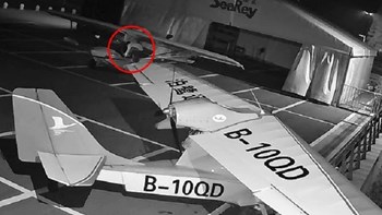 Μπλεξίματα για 13χρονο που “έκλεψε” δύο μικρά αεροσκάφη – ΒΙΝΤΕΟ