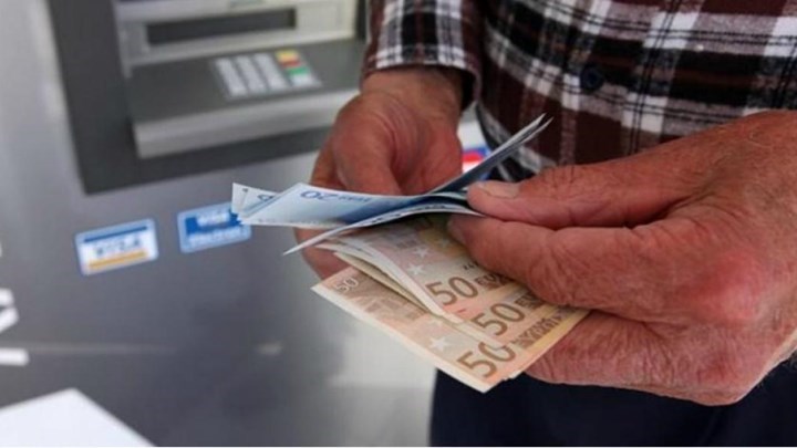 Αντίστροφη μέτρηση για την πληρωμή συντάξεων και επιδομάτων – Αναλυτικά οι ημερομηνίες