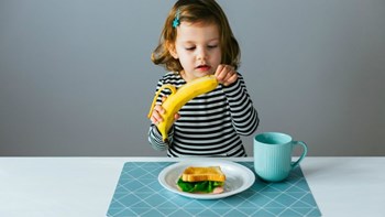 4 κόλπα για να μην μαυρίζουν οι μπανάνες σας