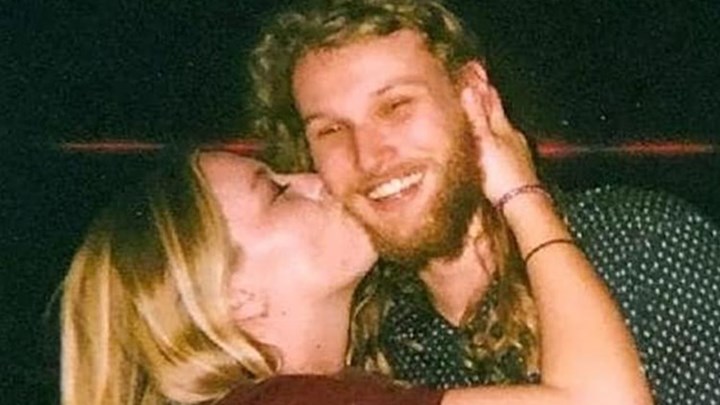 Θρίλερ με τη δολοφονία ζευγαριού – Εντοπίστηκαν νεκροί στην άκρη του δρόμου – ΦΩΤΟ