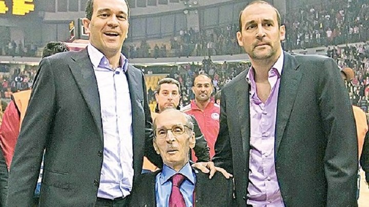 Μαίνεται ο «εμφύλιος» στην οικογένεια Αγγελόπουλου