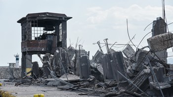 Αυτοψία στον ταινιόδρομο που κατέρρευσε από τον σεισμό στον Πειραιά – Τι δήλωσε η Μενδώνη