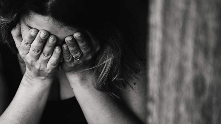 Φρίκη στο Αγρίνιο: 57χρονος εξέδιδε την 15χρονη κόρη του